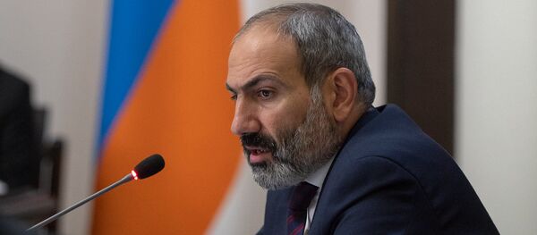 Премьер-министр Армении Никол Пашинян на заседании правительства (1 июня 2018). Еревaн Премьер-министр Армении Никол Пашинян на заседании правительства (1 июня 2018). Еревaн - Sputnik Արմենիա