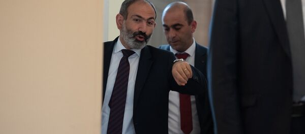 Премьер-министер Армении Никол Пашинян после заседания правительства (1 июня 2018). Еревaн - Sputnik Армения