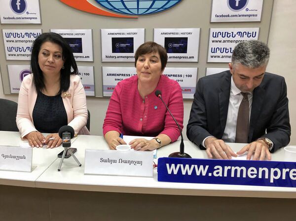 Пресс-конференция, посвященная Дню защиты детей (1 июня 2018). Еревaн Пресс-конференция, посвященная Дню защиты детей (1 июня 2018). Еревaн - Sputnik Արմենիա