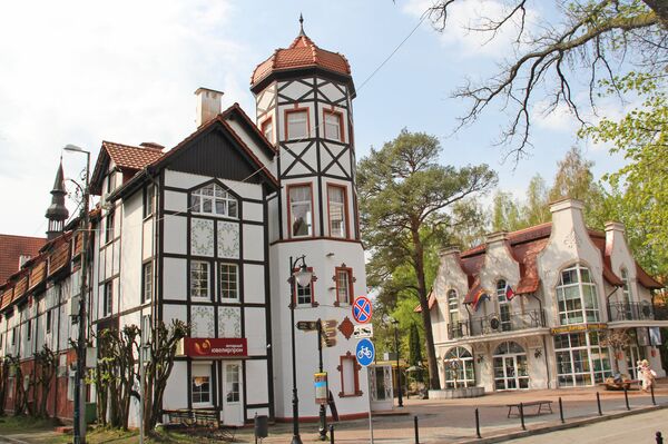 На одной из улиц курортного Светлогорска - Sputnik Армения