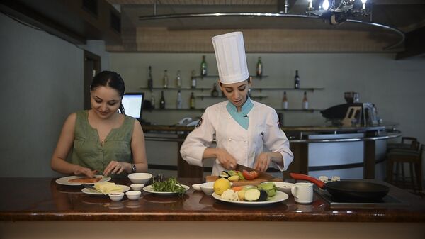 Эти рецепты должен знать каждый: топ-5 легких летних и аппетитных армянских блюд Эти рецепты должен знать каждый: топ-5 легких летних и аппетитных армянских блюд - Sputnik Армения