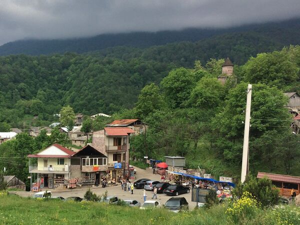 Село Гош, расположенное неподалеку от монастыря Гошаванк Село Гош, расположенное неподалеку от монастыря Гошаванк - Sputnik Армения
