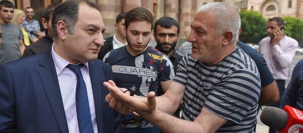 Акция протеста представителей компаний, осуществляющих пассажирксие перевозки из Армении в Россию (4 июня 2018). Еревaн - Sputnik Армения