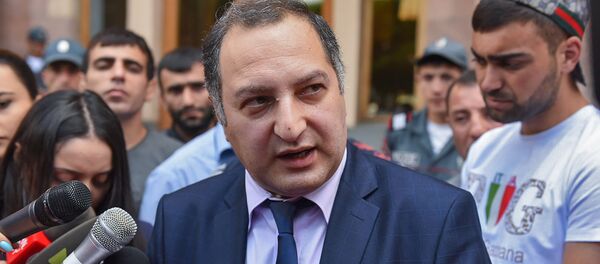 Акция протеста представителей компаний, осуществляющих пассажирксие перевозки из Армении в Россию (4 июня 2018). Еревaн Акция протеста представителей компаний, осуществляющих пассажирксие перевозки из Армении в Россию (4 июня 2018). Еревaн - Sputnik Արմենիա