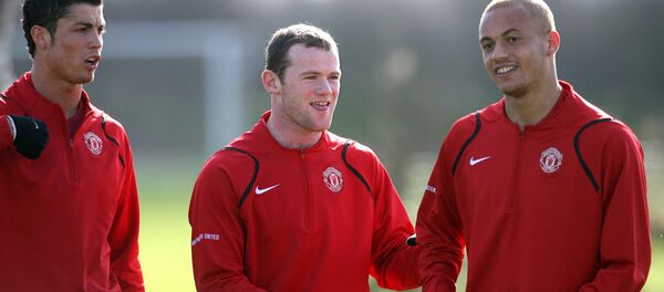 Игроки ФК Манчестер Юнайтед Криштиану Роналду, Уэйн Руни и Уес Браун на тренеровке (06 марта 2007). Манчестер, Великобритания Игроки ФК Манчестер Юнайтед Криштиану Роналду, Уэйн Руни и Уес Браун на тренеровке (06 марта 2007). Манчестер, Великобритания - Sputnik Армения