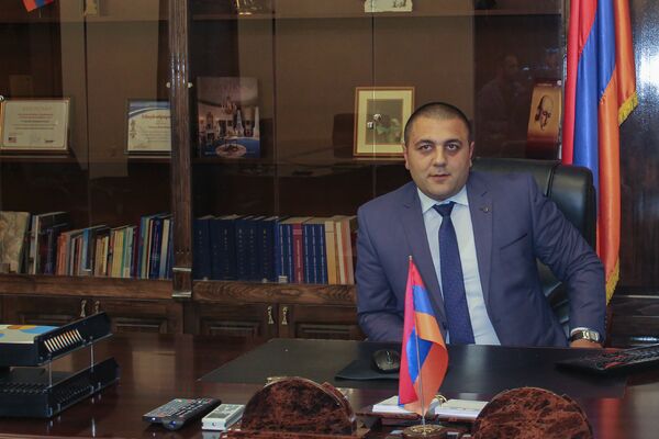 Губернатор Ширакской области Карен Саруханян Губернатор Ширакской области Карен Саруханян - Sputnik Արմենիա