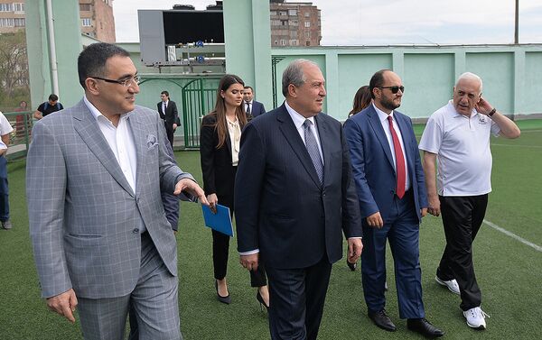 Президент Армении Армен Саркисян посетил Российско-Армянский (Славянский) Университет (5 июня 2018). Еревaн - Sputnik Армения