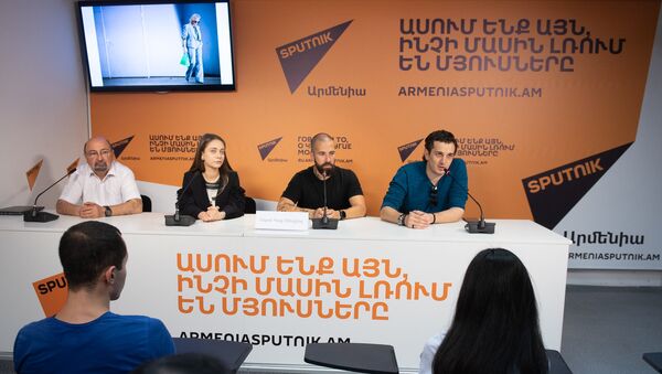 Пресс-конференция американского фотографа Адама Катц-Синдига - Sputnik Արմենիա