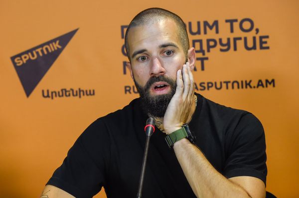 Пресс-конференция американского фотографа Адама Катц-Синдига - Sputnik Արմենիա