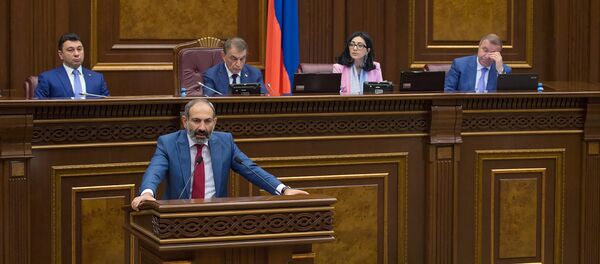 Премьер-министр Армении Никол Пашинян в Парламенте (7 июня 2018). Еревaн - Sputnik Армения