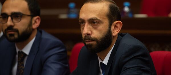 Вице-премьеры Арарат Мирзоян и Тигран Авинян на внеочередном заседании НС (7 июня 2018). Еревaн - Sputnik Армения