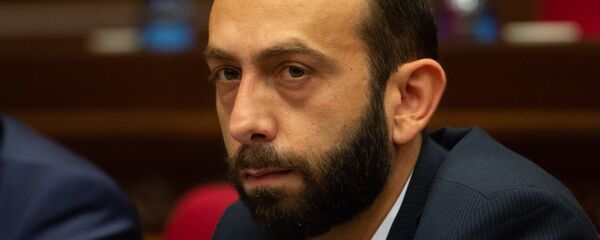 Первый вице-премьер Арарат Мирзоян на внеочередном заседании НС (7 июня 2018). Еревaн - Sputnik Армения