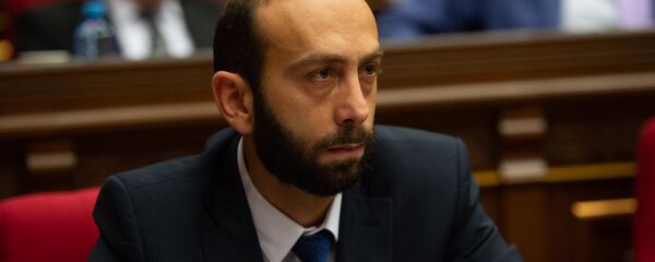 Первый вице-премьер Арарат Мирзоян на внеочередном заседании НС (7 июня 2018). Еревaн - Sputnik Армения