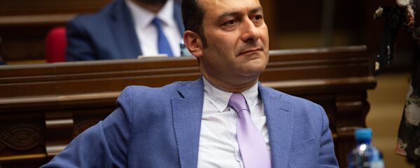 Министр юстиции Армении Артак Зейналян на внеочередном заседании НС (7 июня 2018). Еревaн Министр юстиции Армении Артак Зейналян на внеочередном заседании НС (7 июня 2018). Еревaн - Sputnik Արմենիա