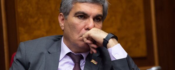 Депутат от фракции Елк Арам Завенович Саркисян на внеочередном заседании НС (7 июня 2018). Еревaн - Sputnik Армения