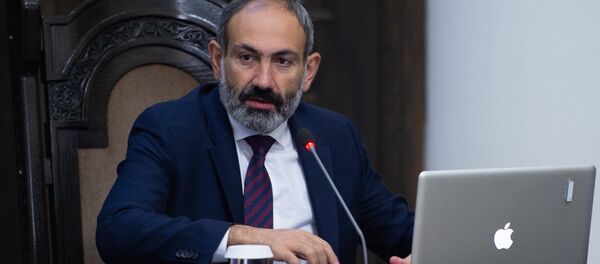 Премьер-министр Армении Никол Пашинян на заседании правительства (8 июня 2018). Еревaн - Sputnik Армения