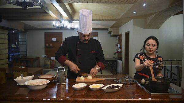 Это вам не хоровац на завтрак! Топ-5 армянских древних блюд, от которых все обалдеют - Sputnik Армения