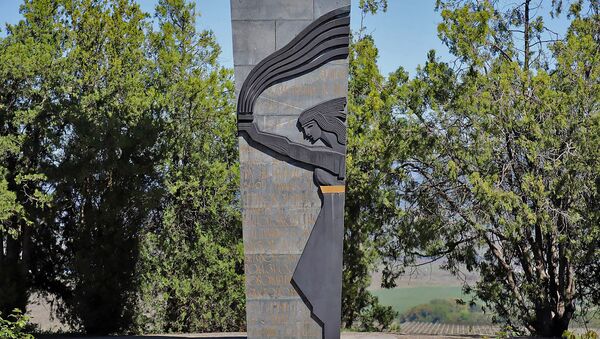 Памятник воинам Армянской 89-й Таманской стрелковой Краснознаменной ордена Красной звезды дивизии в Севастополе - Sputnik Армения