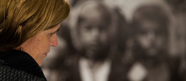 Визит бывшей поспред США при ООН Саманты Пауэр в мемориальный комплекс Цициернакаберд и музей-институт Геноцида армян (8 июня 2018). Еревaн - Sputnik Армения