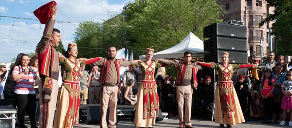 Фестиваль еды Yerevan Food Fest прошел на площади Республики (10 июня 2018). Еревaн - Sputnik Армения
