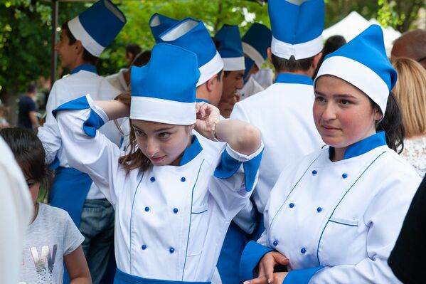 Фестиваль еды Yerevan Food Fest прошел на площади Республики (10 июня 2018). Ереван - Sputnik Армения