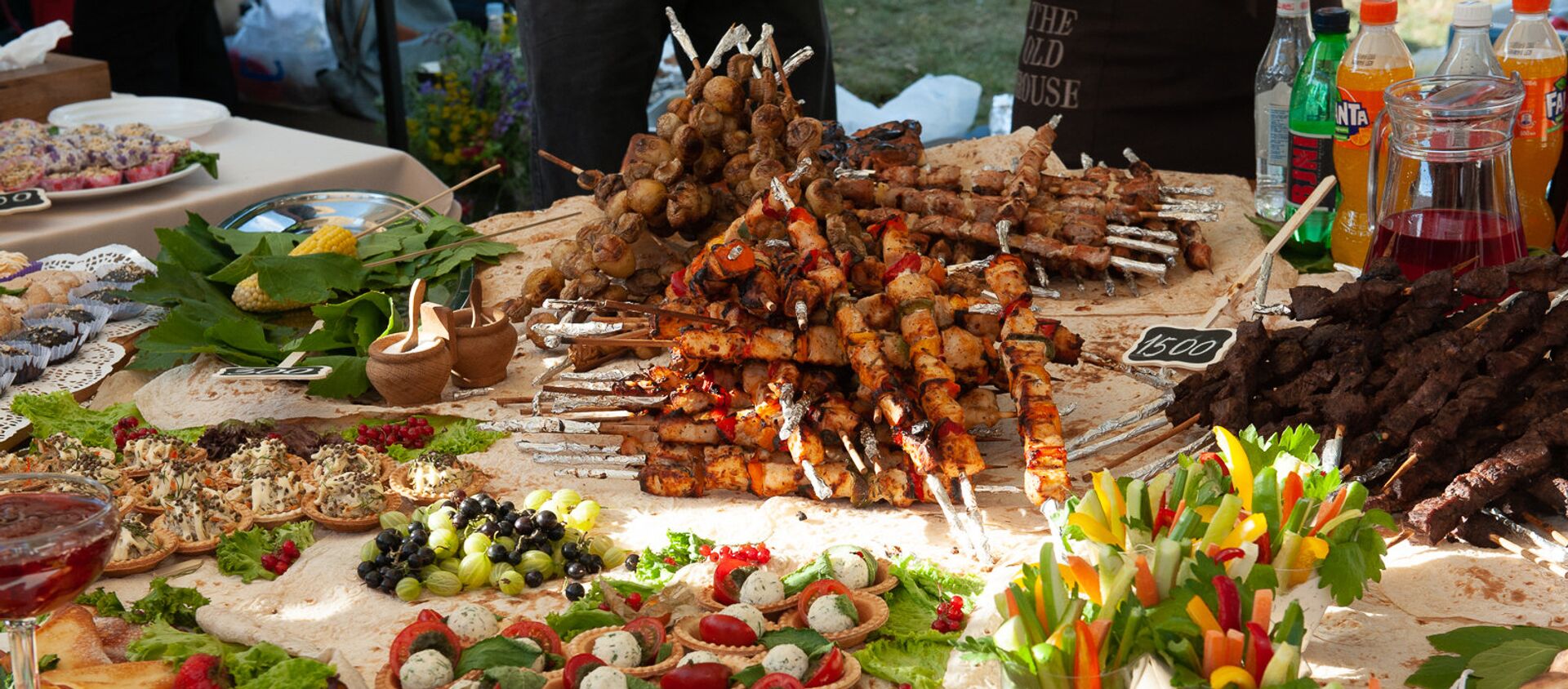 Фестиваль еды Yerevan Food Fest прошел на площади Республики (10 июня 2018). Еревaн - Sputnik Армения, 1920, 27.07.2019