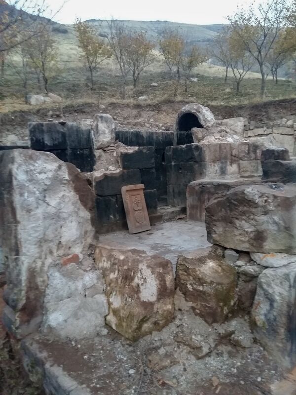 Խոնարհված Պողոս-Պետրոսը ոտքի է կանգնում Խոնարհված Պողոս-Պետրոսը ոտքի է կանգնում - Sputnik Արմենիա