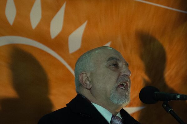 Митинг оппозиционного фронта «Новая Армения» проходит в Ереване. Паруйр Айрикян - Sputnik Армения