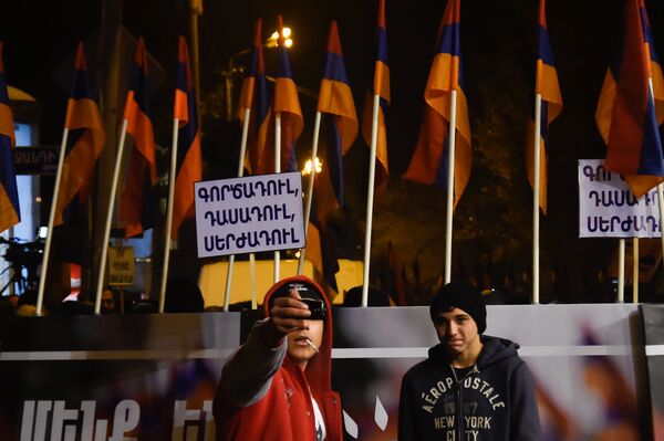 Митинг и шествие оппозиционного фронта «Новая Армения» в Ереване - Sputnik Армения