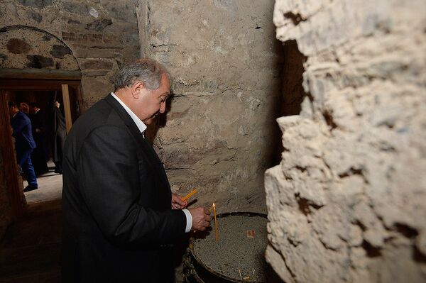 Президент Армении Армен Саркисян посетил монастырь Дадиванк (13 июня 2018). Карабах Президент Армении Армен Саркисян посетил монастырь Дадиванк (13 июня 2018). Карабах - Sputnik Армения