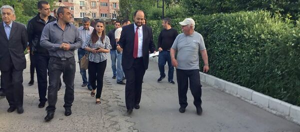 Министр образования и науки Армении Араик Арутюнян прибыл на закрытую встречу с преподавателями и студентами ШГУ (13 июня 2018). Гюмри - Sputnik Армения