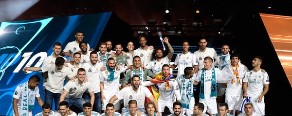 Игроки Реал Мадрид на стадионе Сантьяго Бернабеу после того, как выиграли свой третий титул Лиги Чемпионов подряд (27 мая 2018). Мадрид - Sputnik Армения