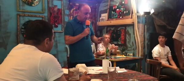 Футбольные болельщики наблюдают матч Россия - Саудовская Аравия в Sputnik Fan Zone - Sputnik Армения