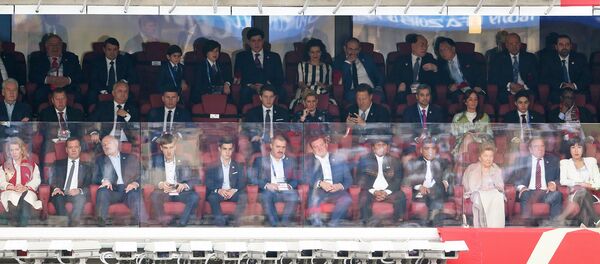 Премьер-министр Армении Никол Пашинян с супругой Анной Акопян приняли участие на торжественной церемонии открытия ЧМ-2018 (14 июня 2018). Москвa - Sputnik Армения