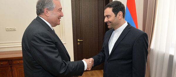 Президент Армен Саркисян принял чрезвычайного и полномочного посла Ирана в Армении Сееда Казема Саджади (15 июня 2018). Еревaн Президент Армен Саркисян принял чрезвычайного и полномочного посла Ирана в Армении Сееда Казема Саджади (15 июня 2018). Еревaн - Sputnik Արմենիա
