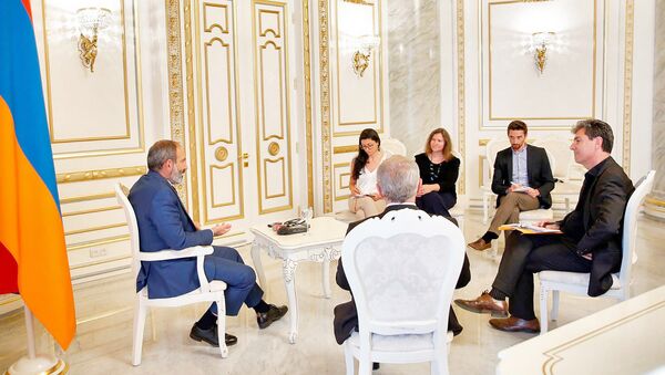 Интервью премьер-министра Армении Никола Пашиняна французским СМИ (9 июня 2018). Еревaн - Sputnik Армения