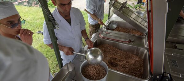 Мнистерство обороны Армении представило образцы формы и продовольствия в парке Победы (16 июня 2018). Еревaн Мнистерство обороны Армении представило образцы формы и продовольствия в парке Победы (16 июня 2018). Еревaн - Sputnik Արմենիա