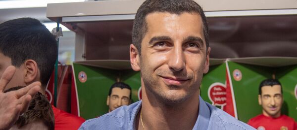 В магазинах игрушек презентовали говорящую куклу Генриха Мхитаряна (16 июня 2018). Еревaн - Sputnik Армения