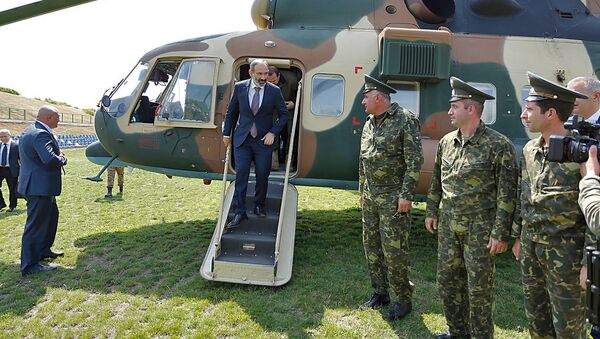 Премьер-министр Армении Никол Пашинян прибыл с рабочим визитом в Карабах (16 июня 2018). Степанакерт - Sputnik Արմենիա