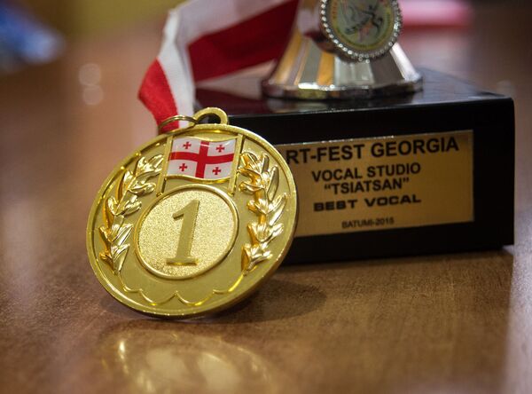 Детско-юношеская вокально-эстрадная студия Циацан (Радуга) добилась очередной победы в рамках международного фестиваля в грузинском городе Батуми Детско-юношеская вокально-эстрадная студия Циацан (Радуга) добилась очередной победы в рамках международного фестиваля в грузинском городе Батуми - Sputnik Արմենիա