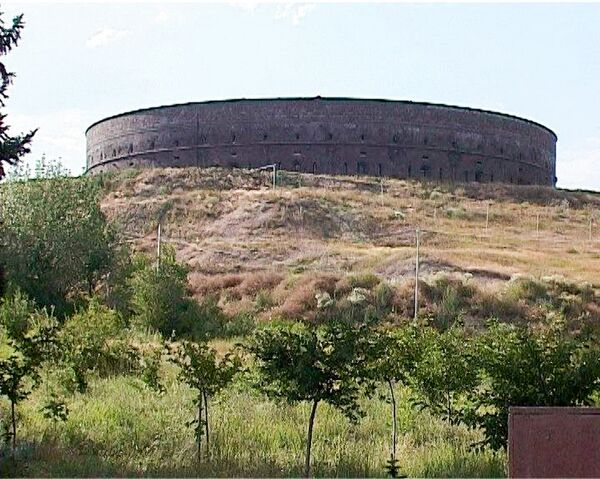 Таинственная крепость и улица-клад: топ-5 крутых мест в Гюмри - Sputnik Армения