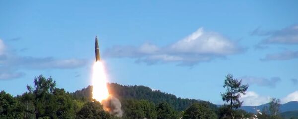 Пуск баллистической ракеты расчетом ОТРК «Искандер» ВВО - Sputnik Արմենիա