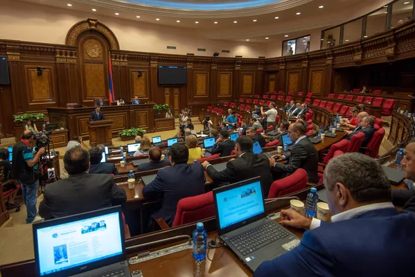 Внеочередное заседание Национального Собрания Армении (19 июня 2018). Еревaн - Sputnik Армения