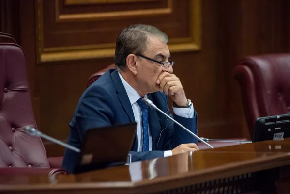 Спикер Парламента Ара Баблоян на внеочередном заседании НС (19 июня). Еревaн - Sputnik Армения