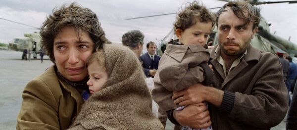 Семья армянских беженцев из Азербайджанской ССР - Sputnik Արմենիա