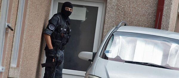 Полиция Армении проводит обыск в офисе Еркрапа (20 июня 2018). Еревaн - Sputnik Армения