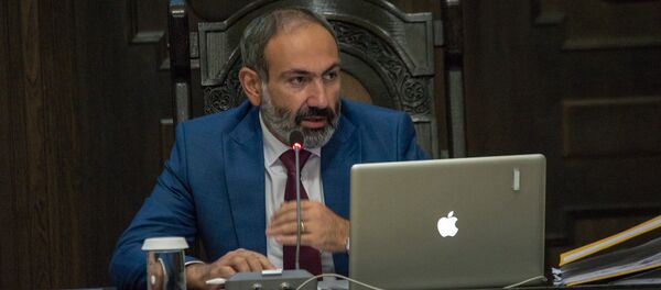 Премьер-министр Армении Никол Пашинян на заседании правительства (21 июня 2018). Еревaн Премьер-министр Армении Никол Пашинян на заседании правительства (21 июня 2018). Еревaн - Sputnik Արմենիա