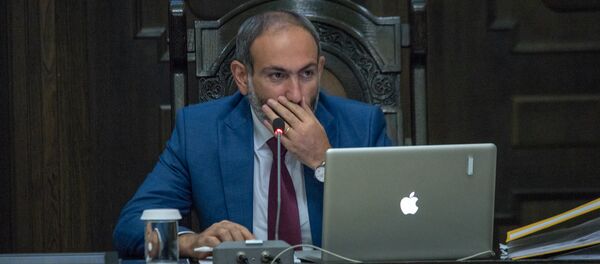 Премьер-министр Армении Никол Пашинян на заседании правительства (21 июня 2018). Еревaн - Sputnik Армения