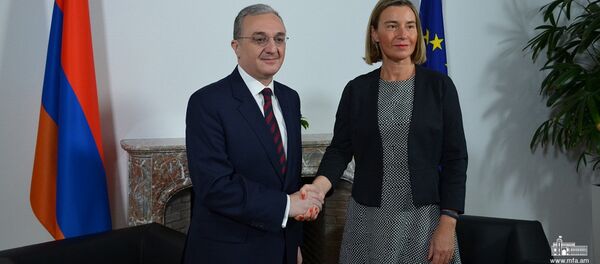 Министр иностранных дел Армении Зограб Мнацаканян встретился с Федерикой Могелини (21 июня 2018). Брюссель - Sputnik Армения