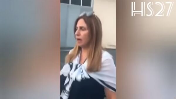 Заруи Постанджян на территории автопарка Тарона Маргаряна - Sputnik Армения